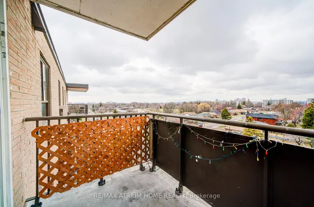 1101 Pharmacy Ave #804, Toronto 4