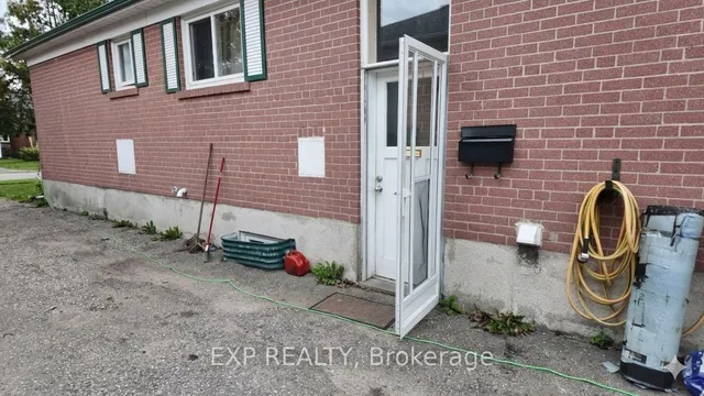 23 Chapman Ave, Toronto 3
