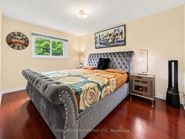 54 Millhouse Cres, Toronto 4