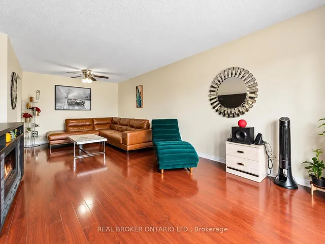 54 Millhouse Cres, Toronto 3