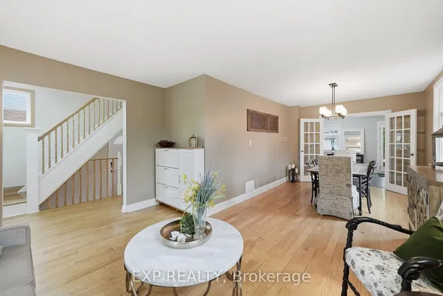 312 Walnut St, Whitby 5