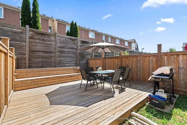 11 Fusilier Dr, Toronto 5