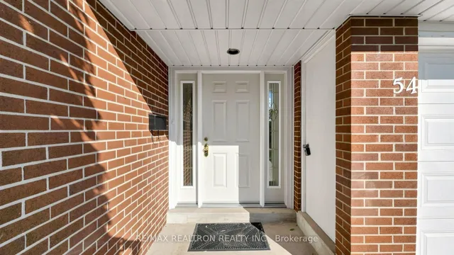 54 Dolly Varden Blvd, Toronto 5