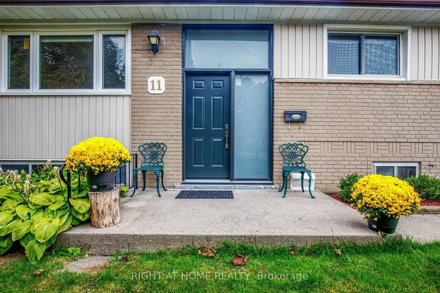 11 Fareham Cres, Toronto 2