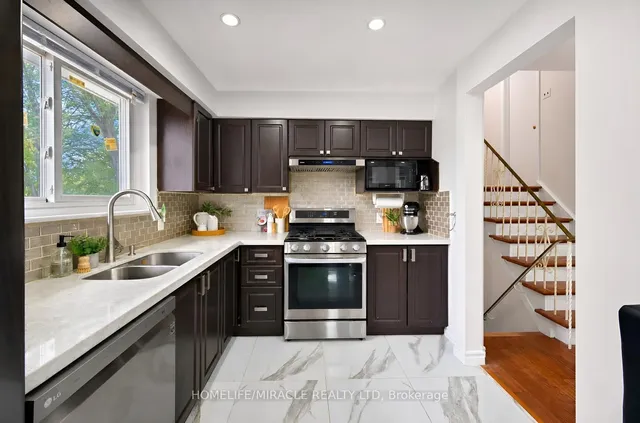 54 Sunderland Cres, Toronto 5