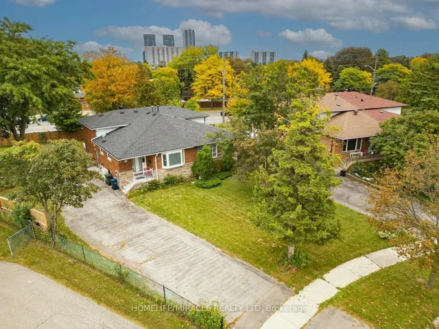 54 Sunderland Cres, Toronto 2