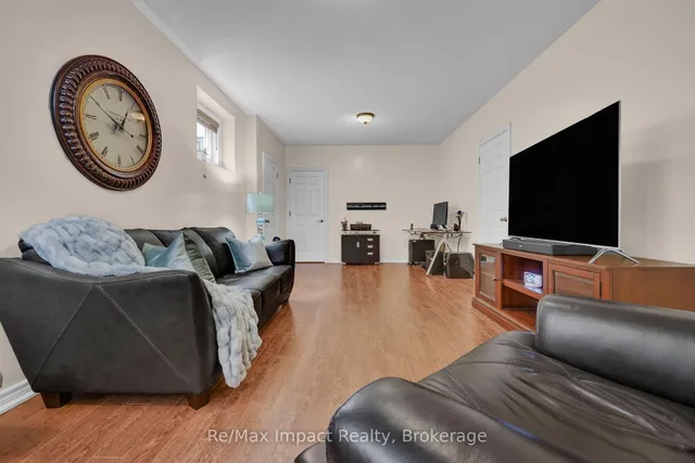 14A Hunt St, Clarington 5