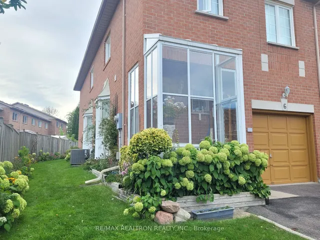 6 Echo Glen Rd, Toronto 3