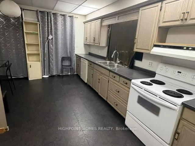 118 Kitchener Rd, Toronto 4