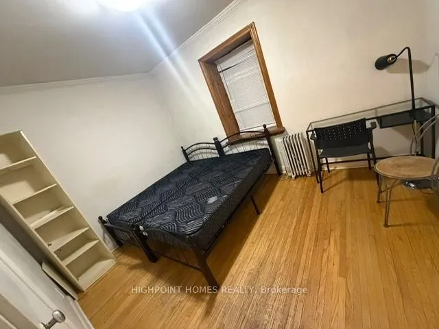 118 Kitchener Rd, Toronto 5