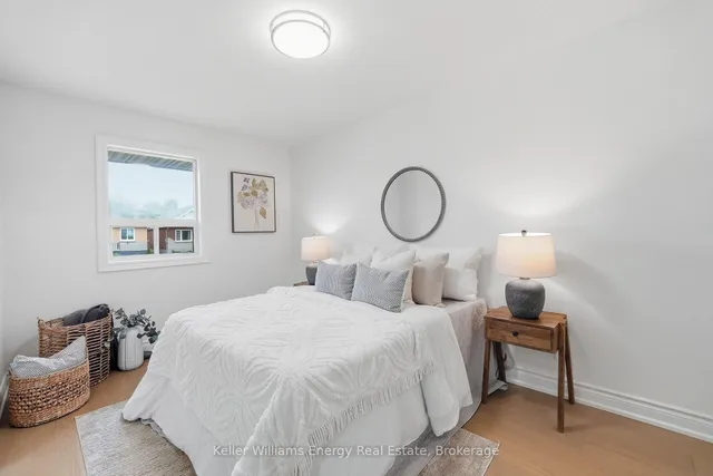54 Eastlawn St, Oshawa 5