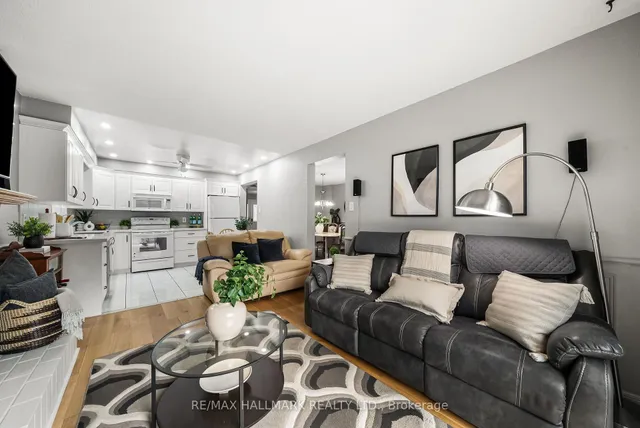 1322 Redwood Lane, Pickering 4