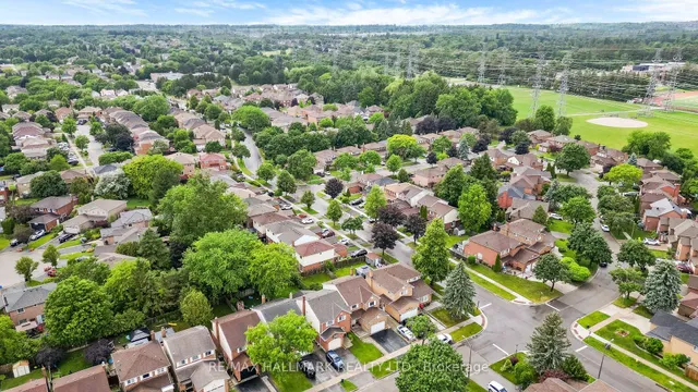 1322 Redwood Lane, Pickering 5