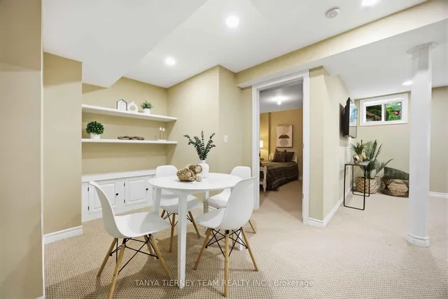 17 Cody Ave, Whitby 2