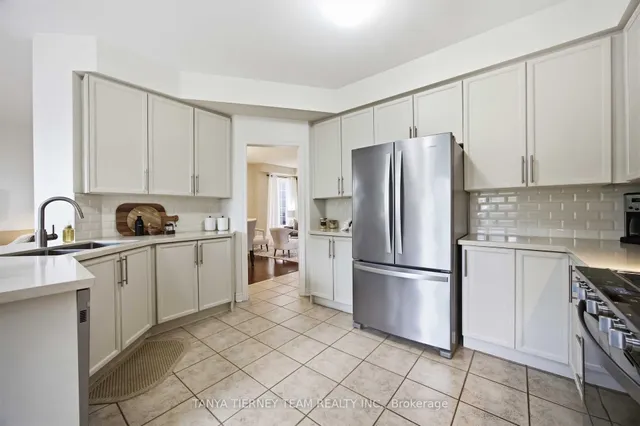 17 Cody Ave, Whitby 5