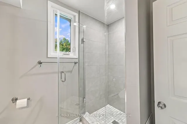 6 Albert St, Whitby 4