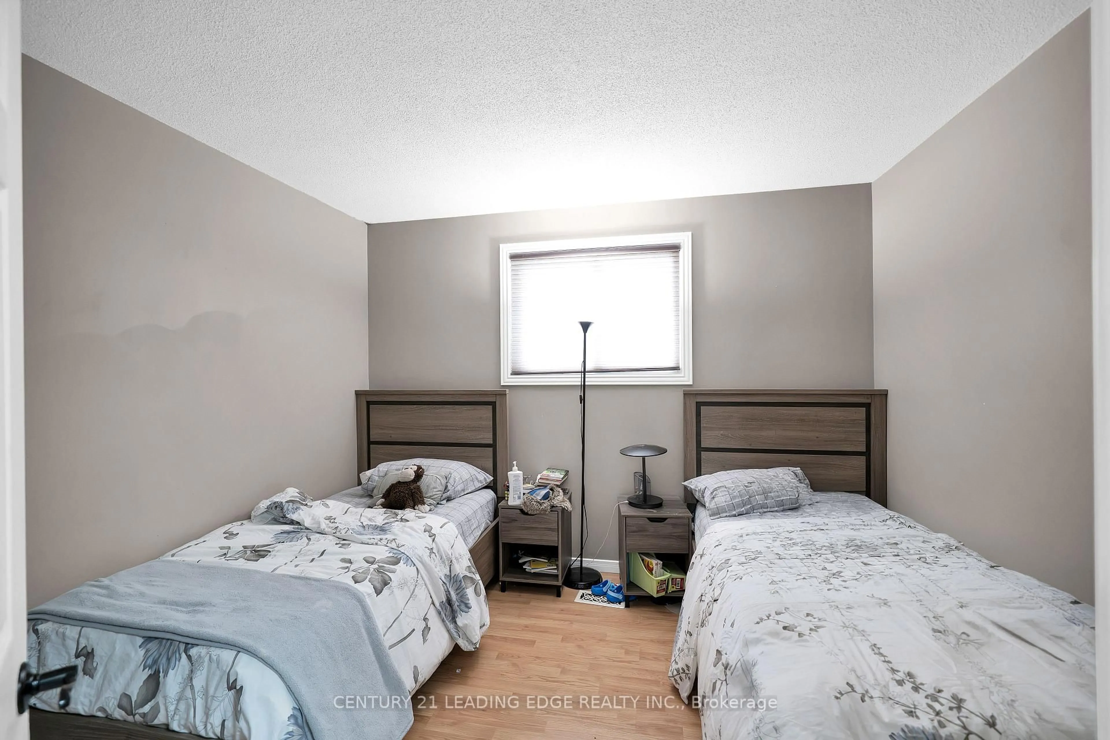 trreb/IMG-E13852242_01a5e0ad-a7a7-4616-ab1b-19d61f00eb0b-l.jpg