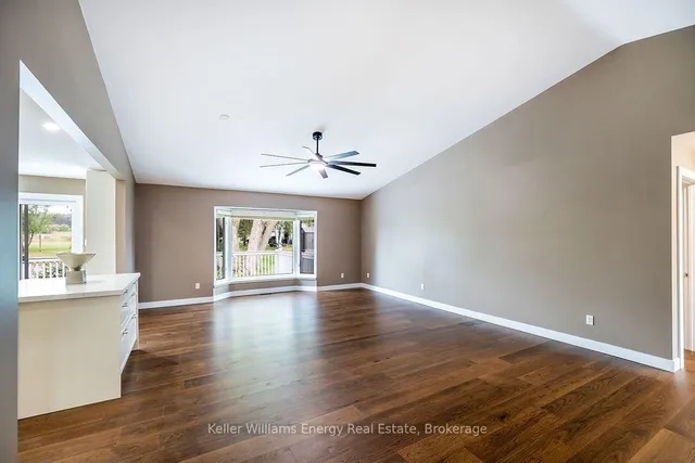 212 Wilmot Tr, Clarington 4