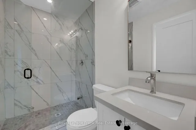 323 Anderson Ave, Oshawa 2
