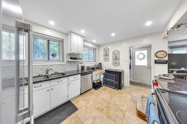 719 Balaton Ave, Pickering 5