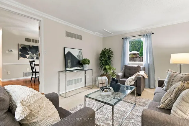 25 Coulton Crt, Whitby 5
