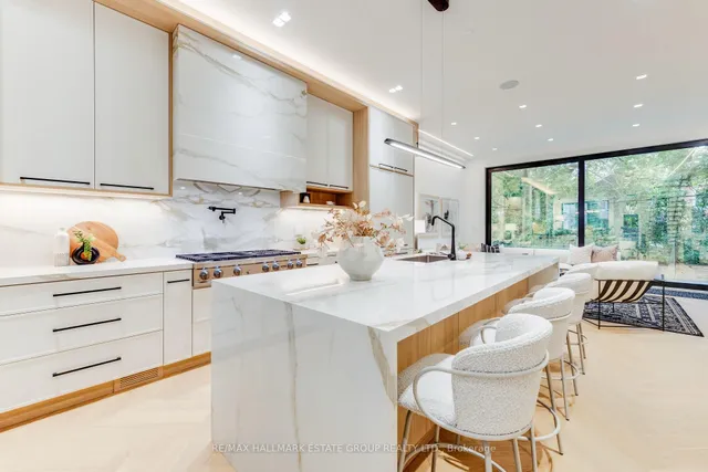 10 Wheeler Ave, Toronto 5