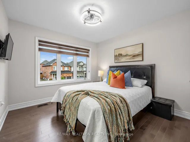 1059 Purus Path, Pickering 3