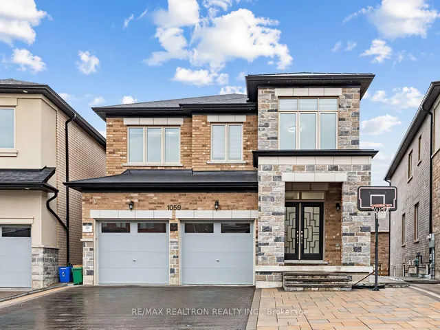 1059 Purus Path, Pickering 2