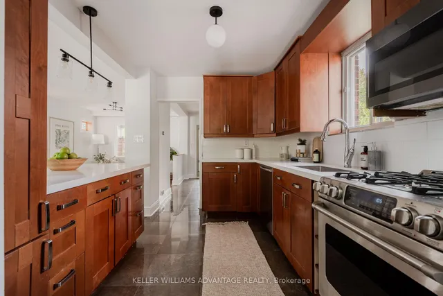 5 Hemlock Ave, Toronto 3
