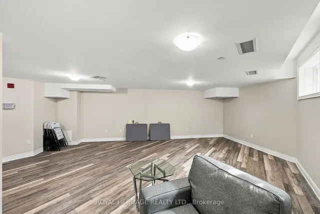 80 Aspen Springs Dr #320, Clarington 3