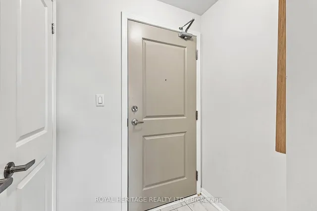 80 Aspen Springs Dr #320, Clarington 5