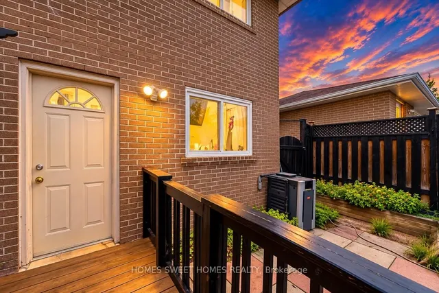 99 Amberjack Blvd, Toronto 3
