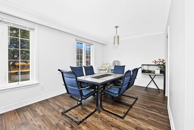 99 Amberjack Blvd, Toronto 5