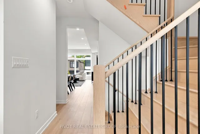 80 Danielle Moore Circ, Toronto 5