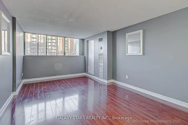 10 Tapscott Rd #304, Toronto 4