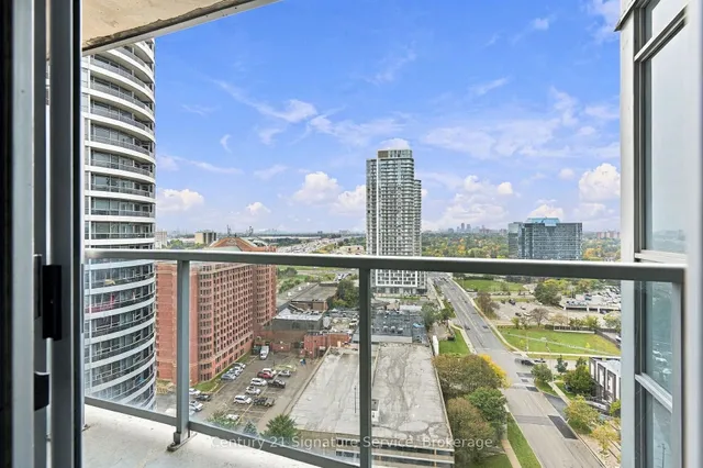135 Village Green Sq #1822, Toronto 5