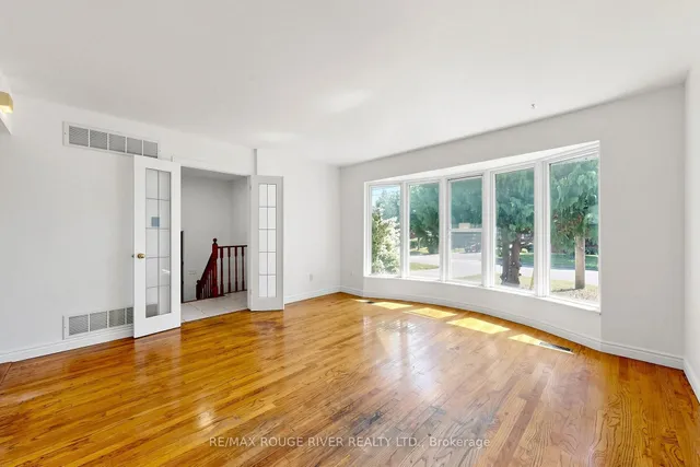 38 Lombardy Cres, Toronto 5