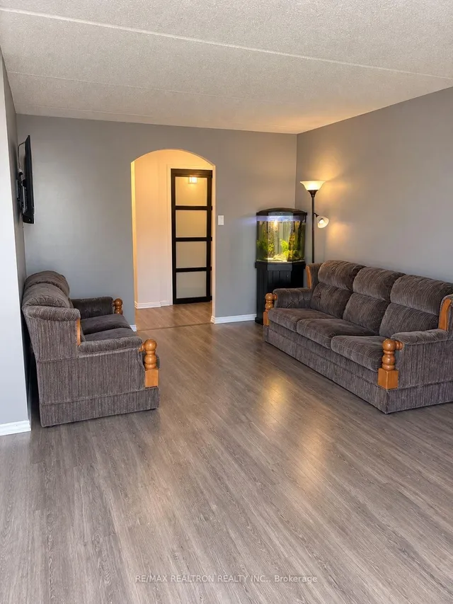 2 Glamorgan Ave #715, Toronto 2