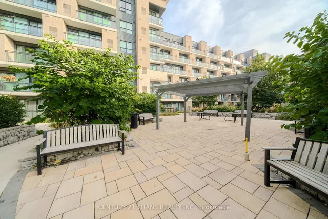 1 Falaise Rd #424, Toronto 3