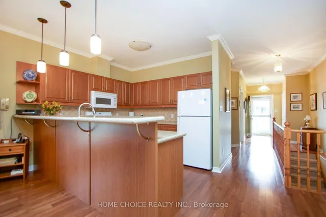 8 Hinkley Tr, Clarington 5