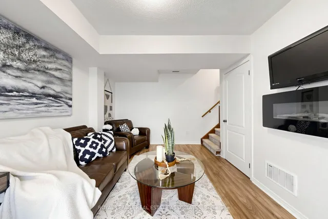 22 Benjamin Way, Whitby 3