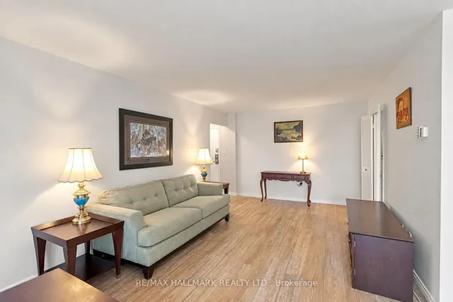 1 Massey Sq #1419, Toronto 2