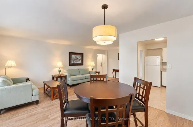 1 Massey Sq #1419, Toronto 4