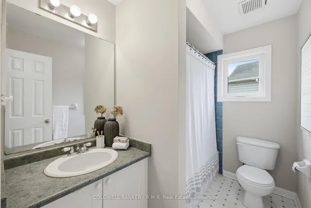 102 Boswell Dr, Clarington 4