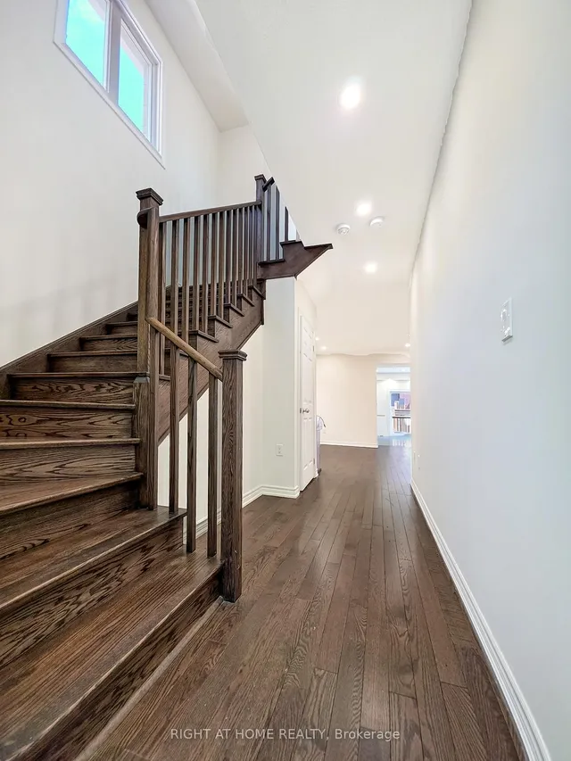 219 Fleetwood Dr, Oshawa 4