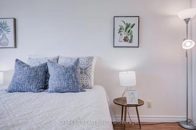 18 Lee Centre Dr #1111, Toronto 2