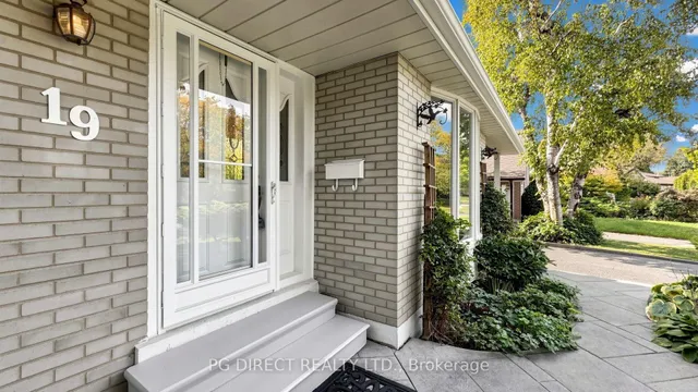 19 Bournville Dr, Toronto 2