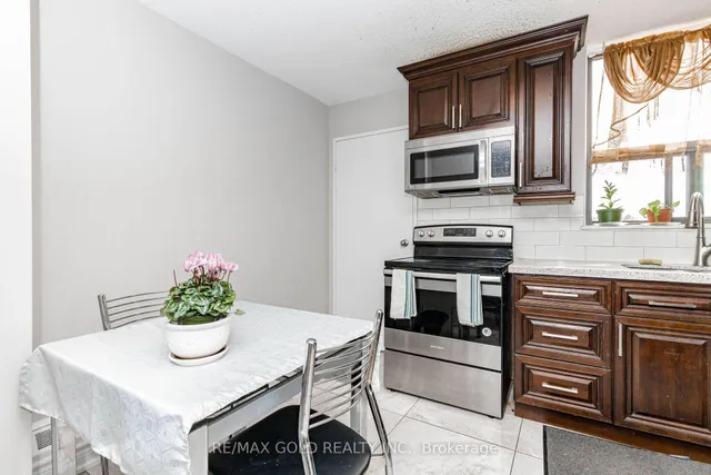 100 Wingarden Crt #415, Toronto 3