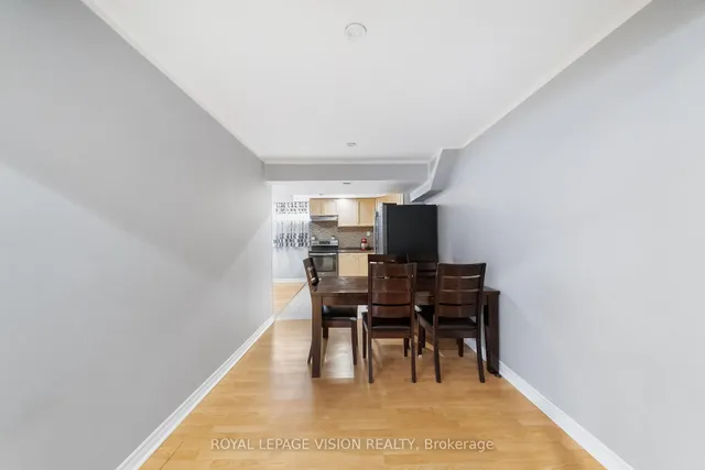 5 Anson Ave, Toronto 4