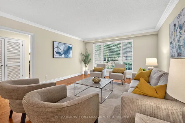 21 Ivan Rd, Toronto 3